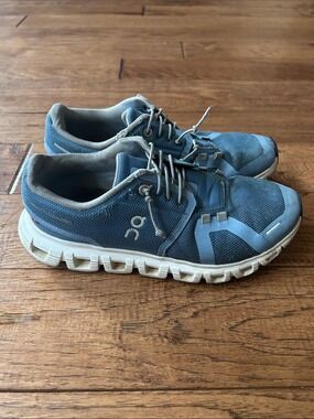 On Running Cloud 6 Cushioned Running Shoes Chambray Blue White Womens Size 6.5